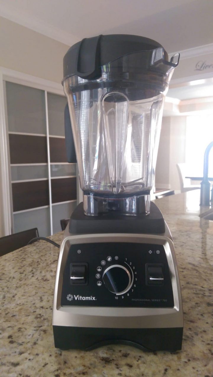 The easy and helpful guide to keep your Vitamix Blender clean (Tips