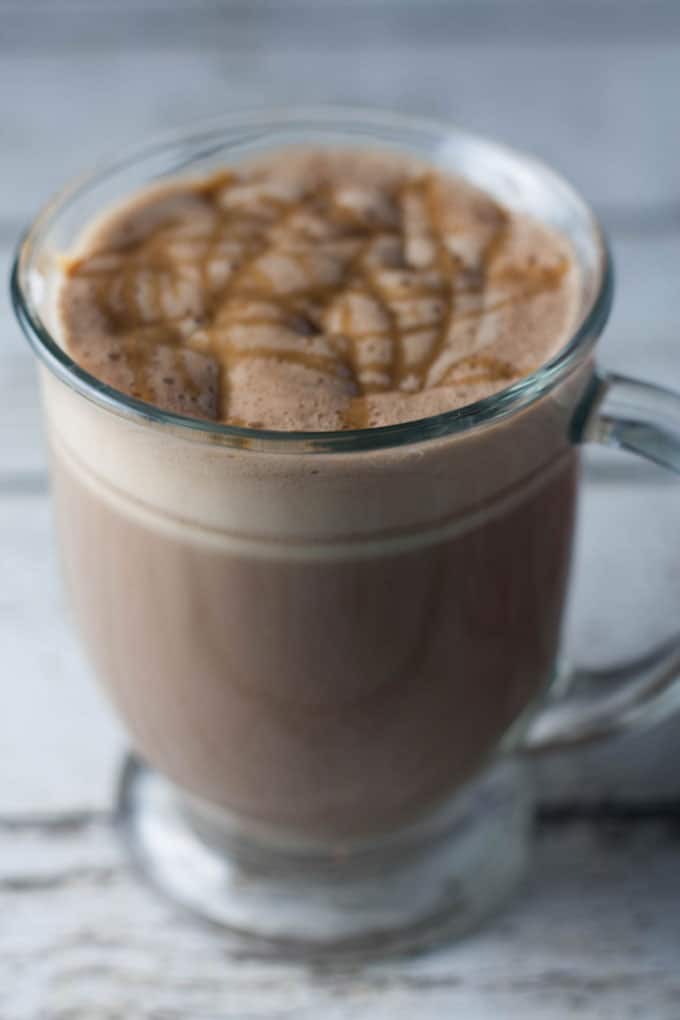 Speculoos cookie butter, chocolate, milk and espresso come together to make this indulgent Speculoos Mocha Latte. It is a perfect way to start your weekend or to cap off your day.