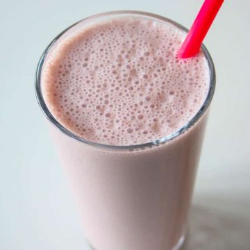 This pomegranate chocolate smoothie is a simple 4 ingredient smoothie that is easy to make and tastes great.