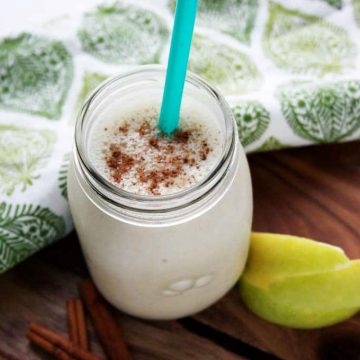 Don't give up your New Year's resolutions just yet. Curb your cravings for apple pie with this simple, delicious Apple Pie Smoothie.