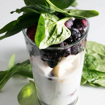 Beets are a great addition to your smoothie. Give this easy and tasty spinach beet berry smoothie a try.