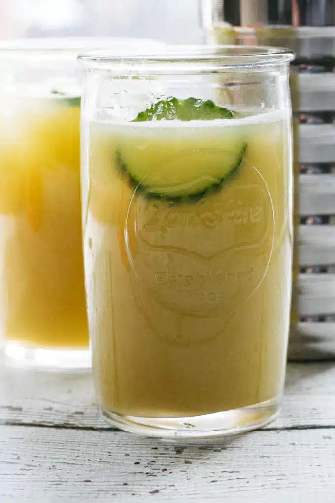 Cucumber grapefruit juice in a glass