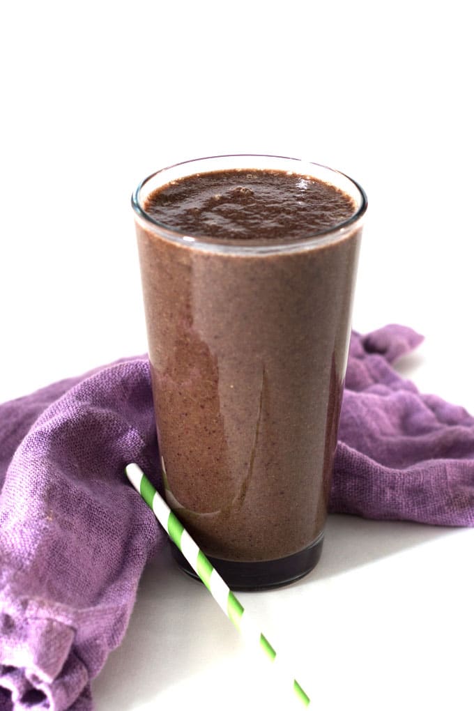 A delicious, easy to make blueberry orange apple green smoothie packed with flavour and fibre.