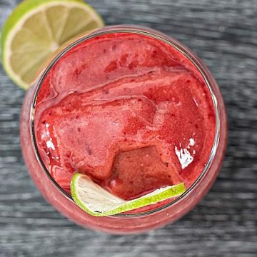 Cherry Peach Limeade Smoothie delivers a burst of flavour and nutrition.