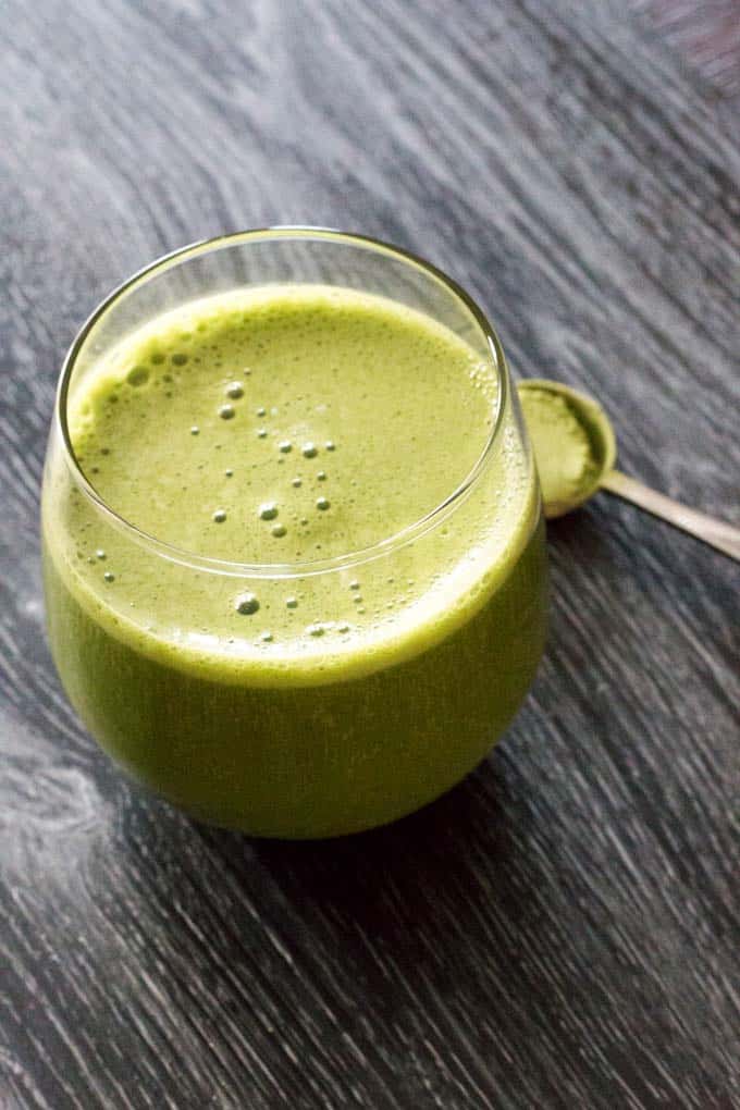 This super simple matcha green smoothie is so easy to make and it tastes amazing.