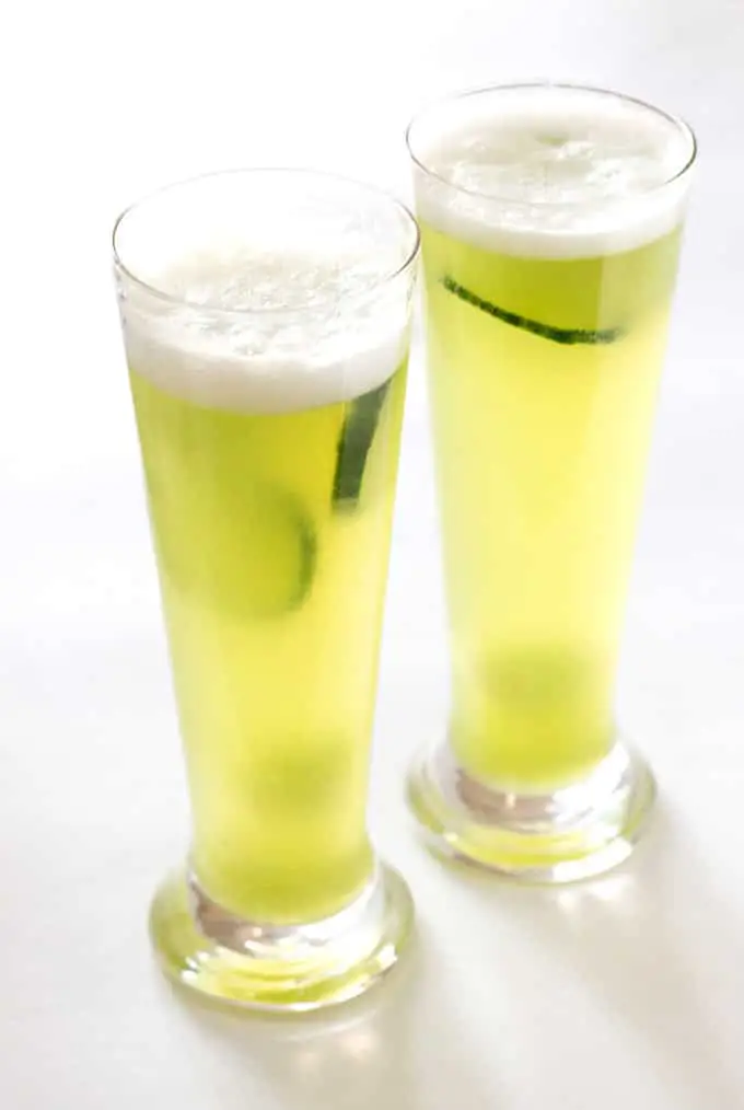 Try a refreshing cucumber melon gin spritzer this weekend. A great drink for when you are enjoying a little summer R&R.