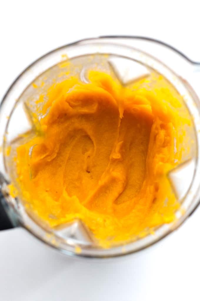 Make homemade pumpkin puree: it is so simple and takes just minutes of hands on effort.