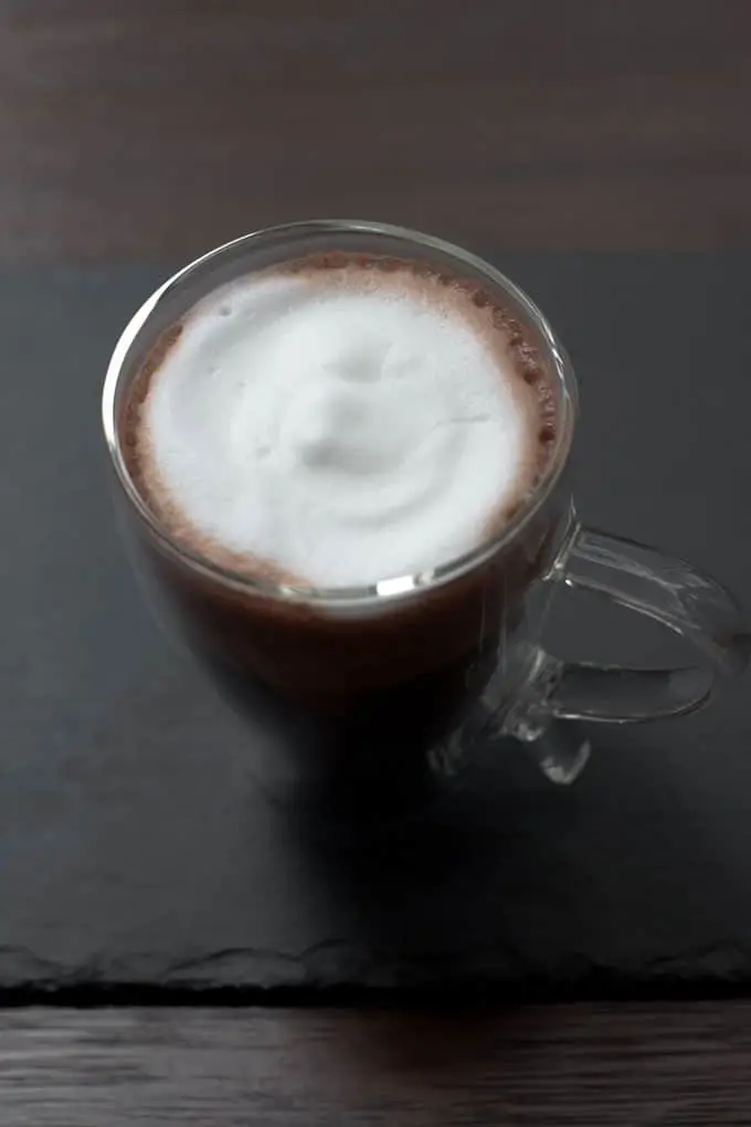 This gingerbread hot cocoa combines the best of both worlds with the wonderful chocolatey taste of good quality cocoa and the spiciness of ginger, nutmeg, cinnamon and cloves.