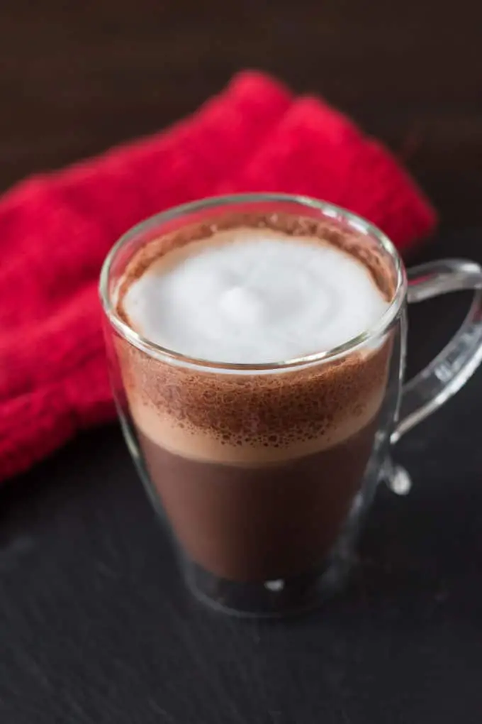 This gingerbread hot cocoa combines the best of both worlds with the wonderful chocolatey taste of good quality cocoa and the spiciness of ginger, nutmeg, cinnamon and cloves.