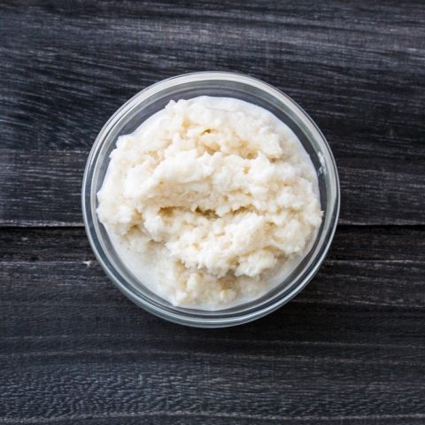 Eliminating sugar from your diet? Try making this easy 3 ingredient whole30 compliant horseradish in less than 5 minutes.