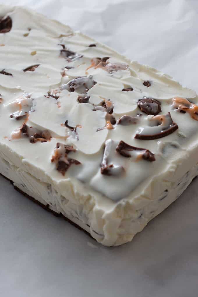 This Easter Ice Cream Cake is quick and easy to make and is sure to please even your pickiest eaters.