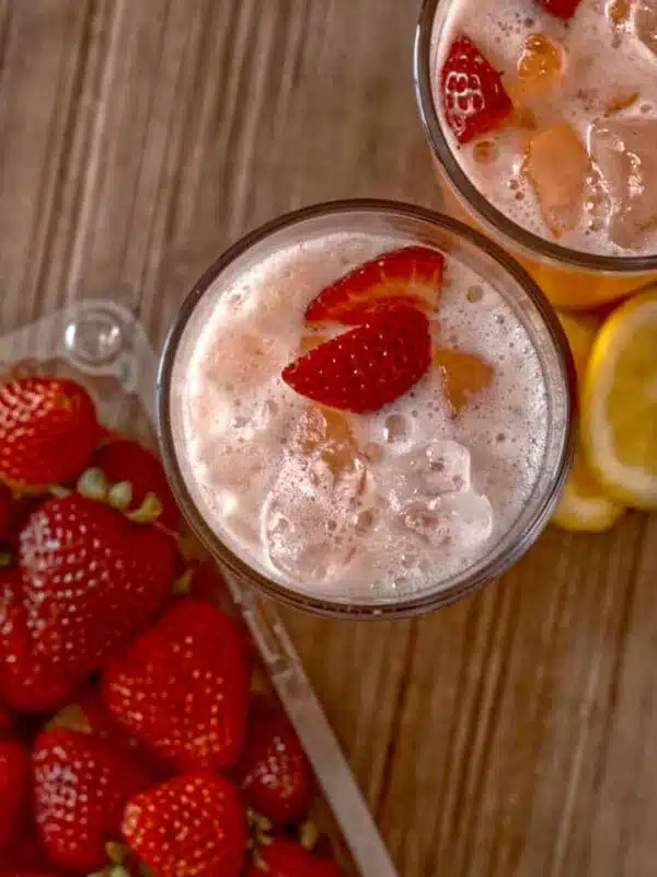 The Best Strawberry Lemonade